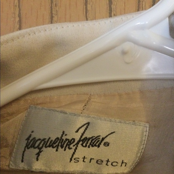 JACQUELIN ferrar womens beige jacket size 18 - Picture 2 of 4